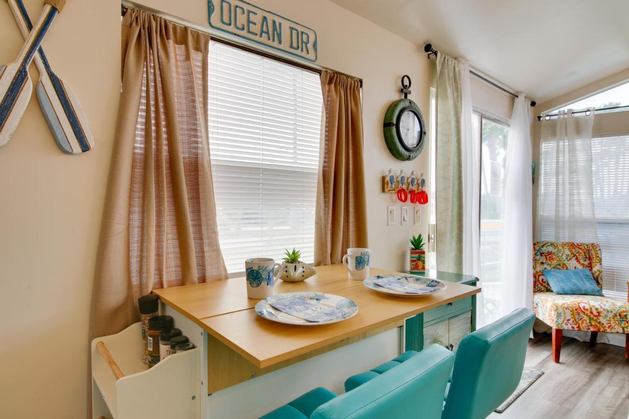 Cozy Waterfront Port Isabel Cottage With Deck! Exterior photo