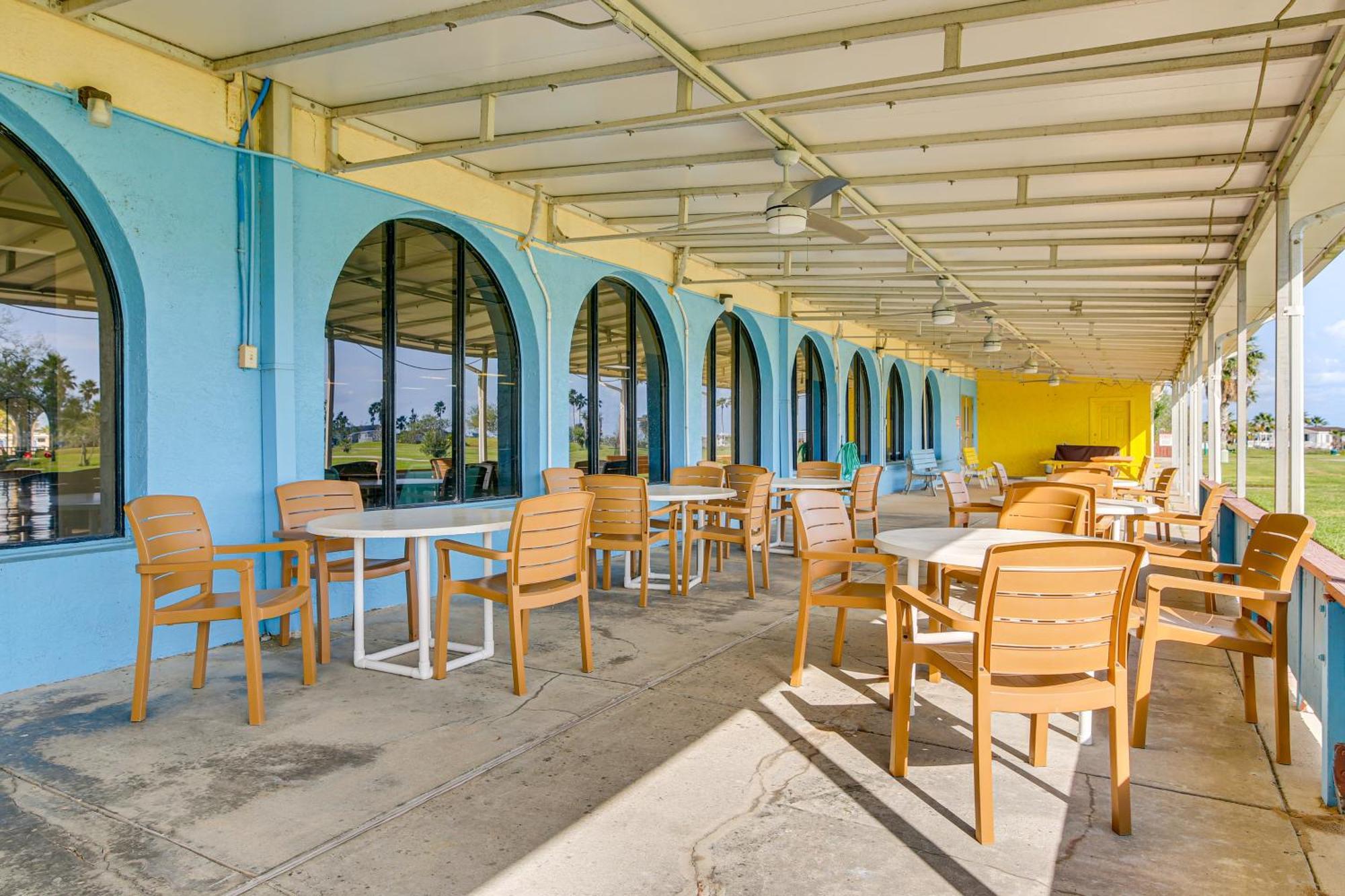 Cozy Waterfront Port Isabel Cottage With Deck! Exterior photo